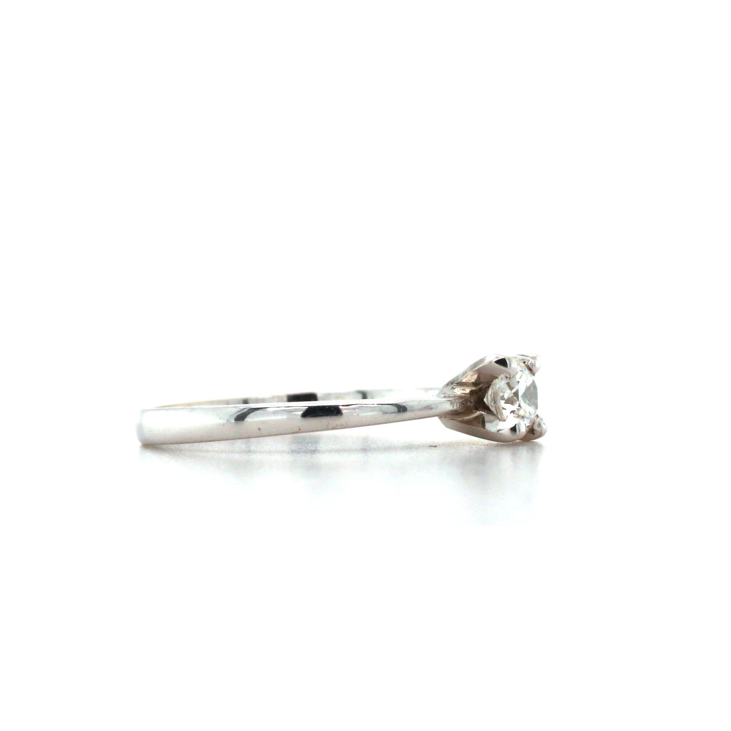 18K White Gold Diamond Baguette Engagement Ring 2,65 grams