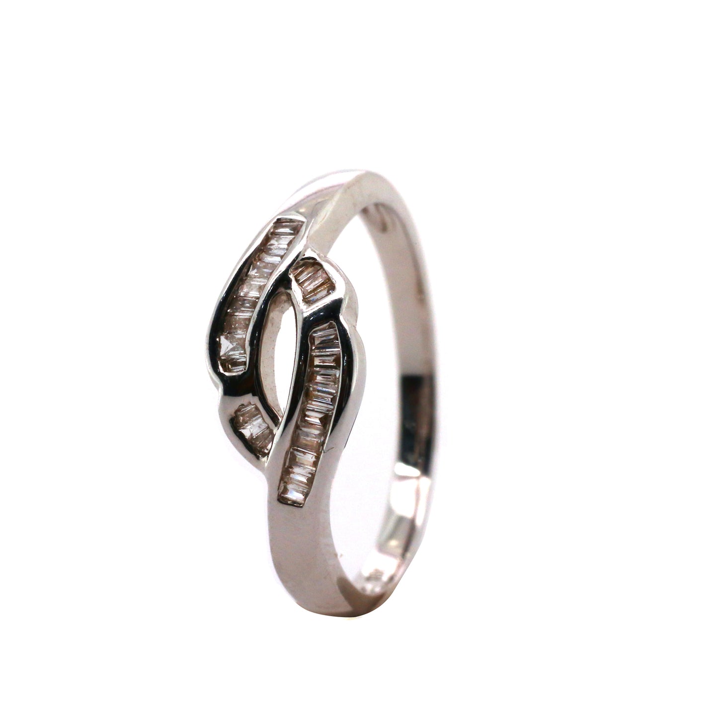 18K White Gold Diamond Baguette Engagement Ring 2,65 grams