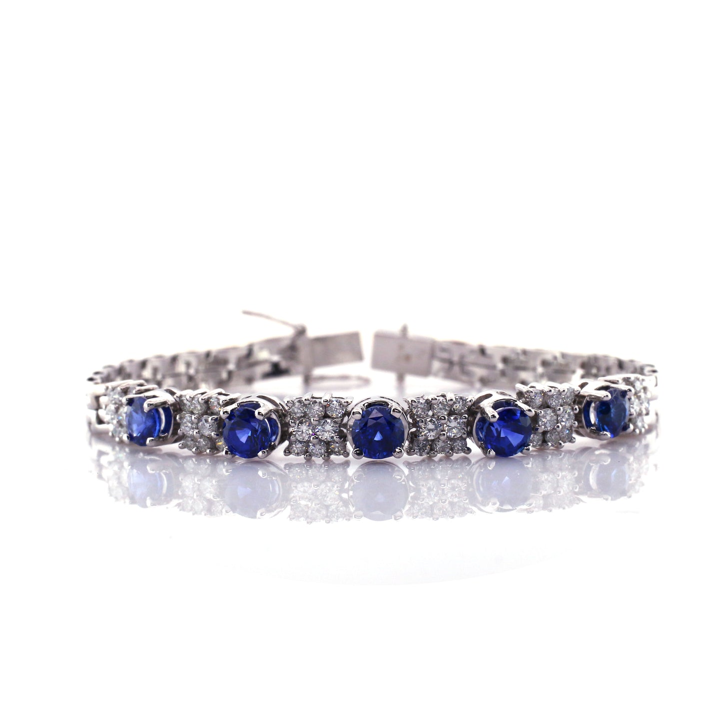 CHARMING BLUE SAPPHIRE WITH DIAMOND BRACELET FOR ALL OCCASIONS