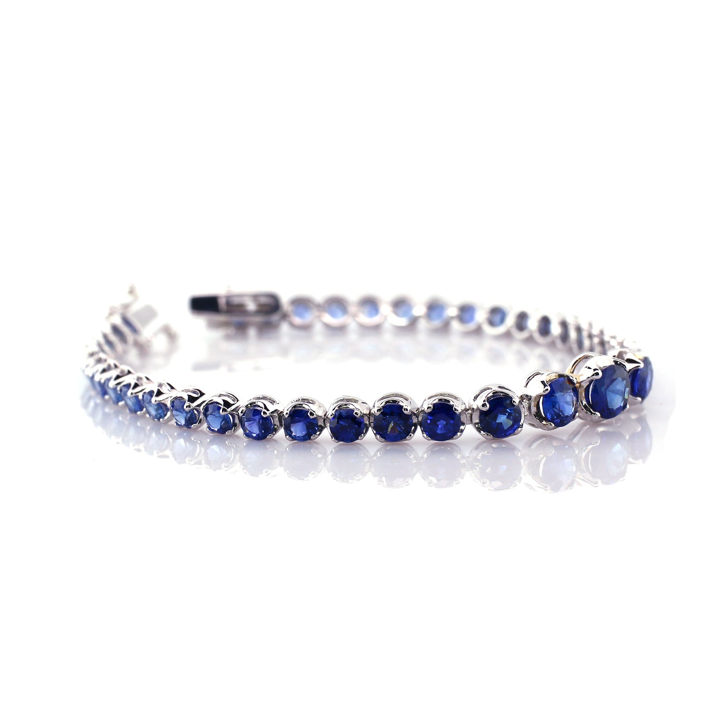 GORGEOUS BLUE SAPPHIRE BRACELET FOR ALL OCCASIONS
