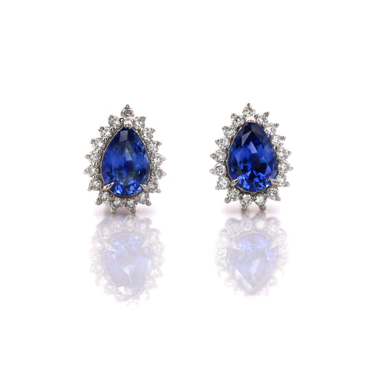 Splendid Pair of 18k White Gold Earring with Royal Blue Sapphire and Diamonds