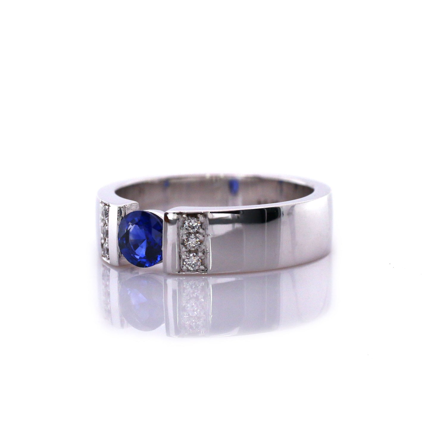 Stunning Piece of White Gold Ring in 18K, Combined with exclusive Royal Blue Sapphire and Diamonds