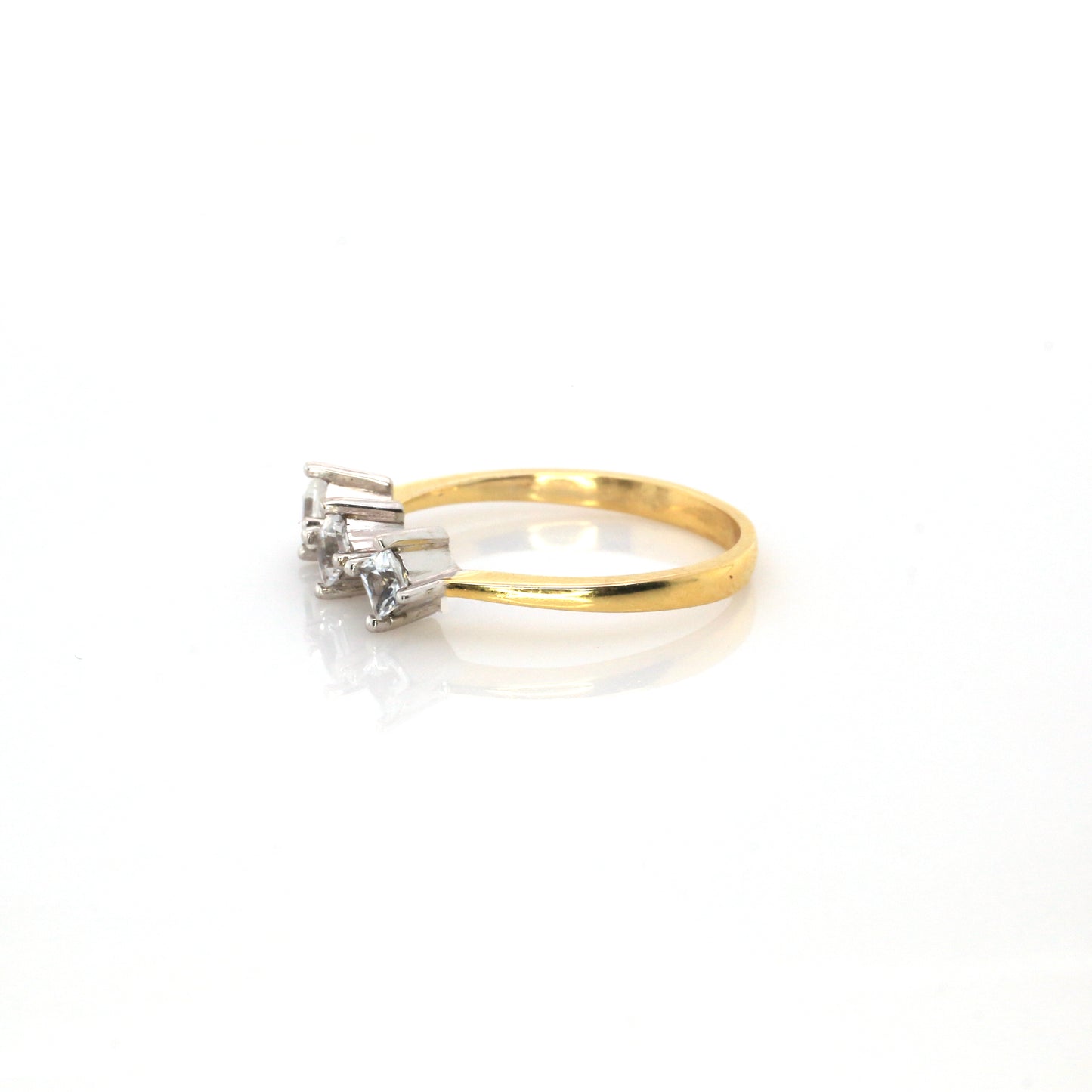 White Sapphire Yellow gold & white gold mixed Ring - 2.48 gm