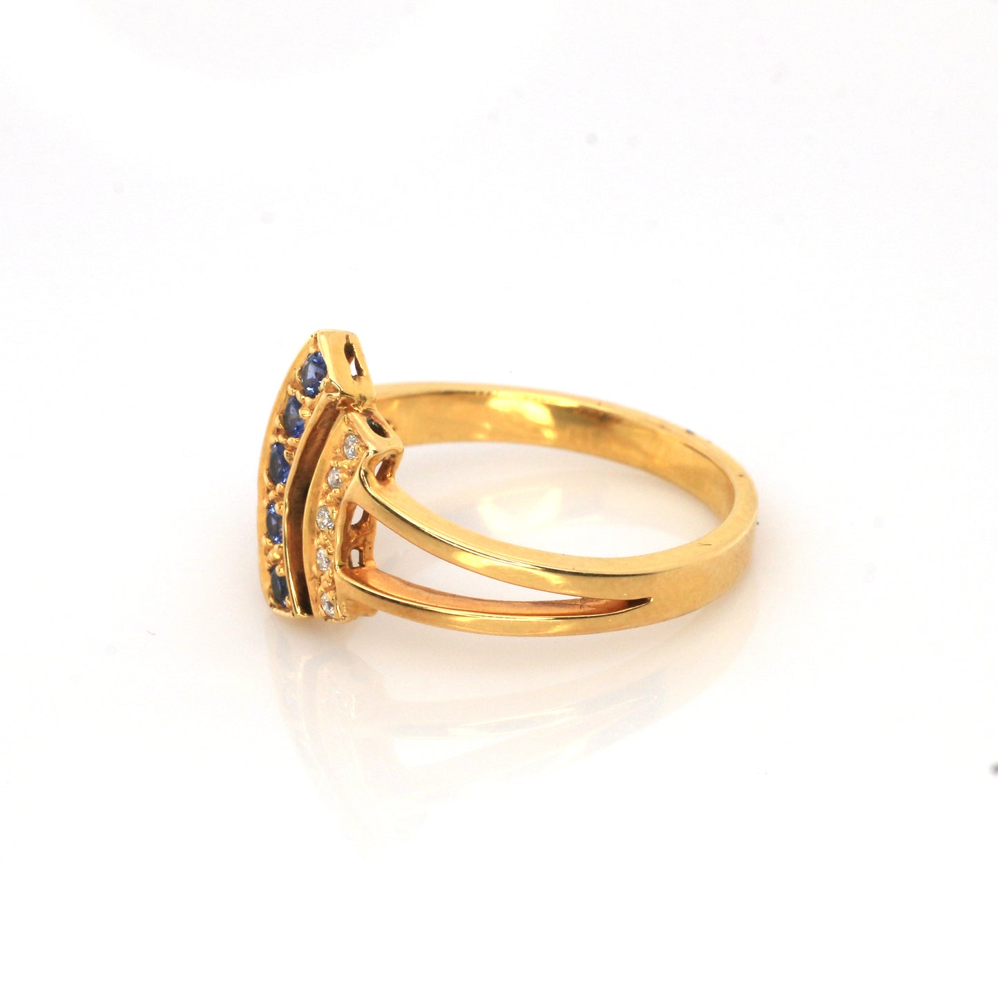 Ring Yellow Gold in 18K, Combined with Tiny Blue Sapphire and Diamond