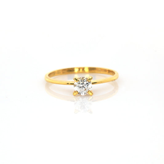 Single Solitaire Ring with White Sapphire - 1.494g