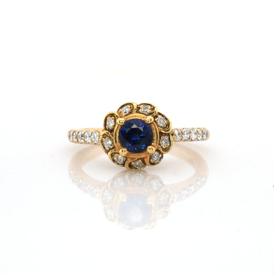 Flower Ring Yellow Gold  in 18K, Combined with exclusive Cornflower Blue Sapphire and Diamond