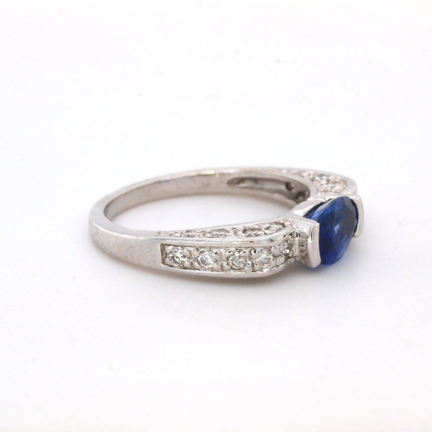 Blue Sapphire & Diamond Ring - 18K White Gold 3.62gm