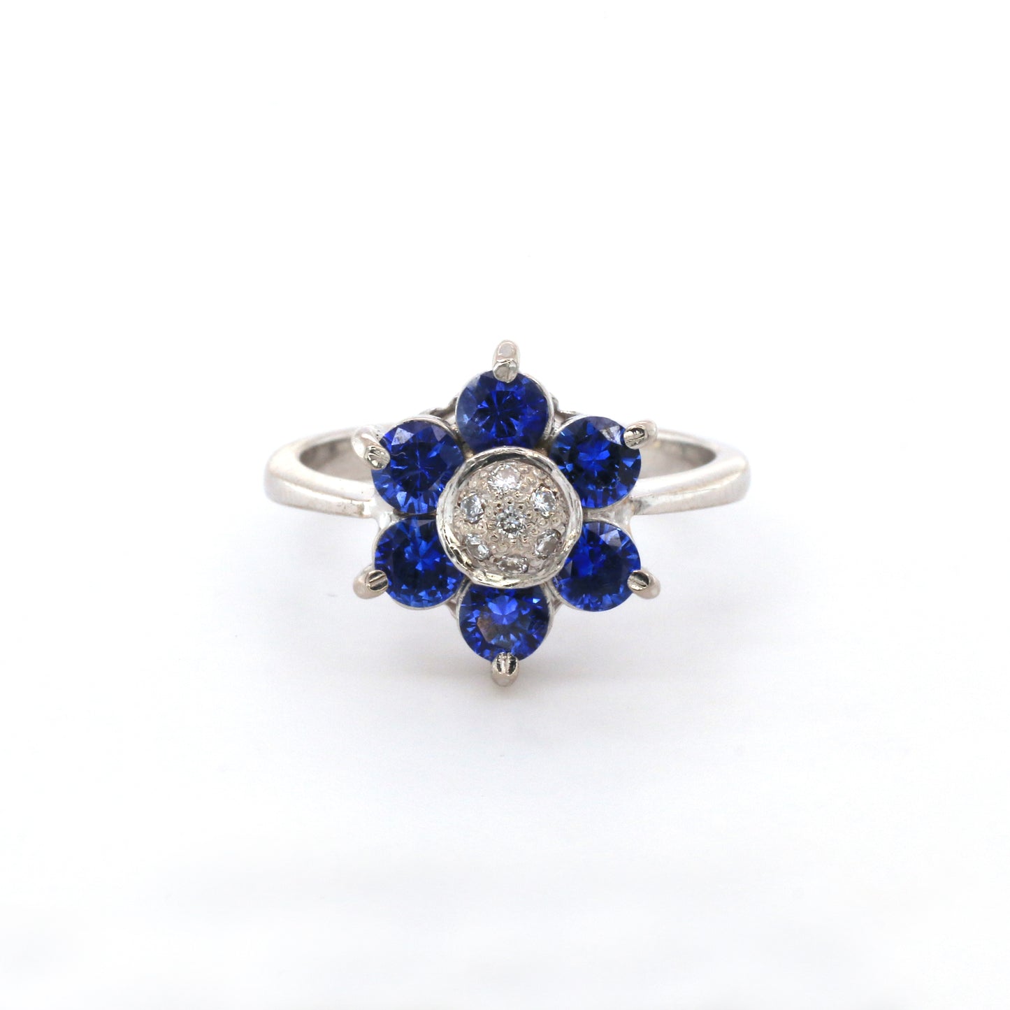 Blue Sapphire & Diamond Cluster Ring - 18K White Gold 3.42gm