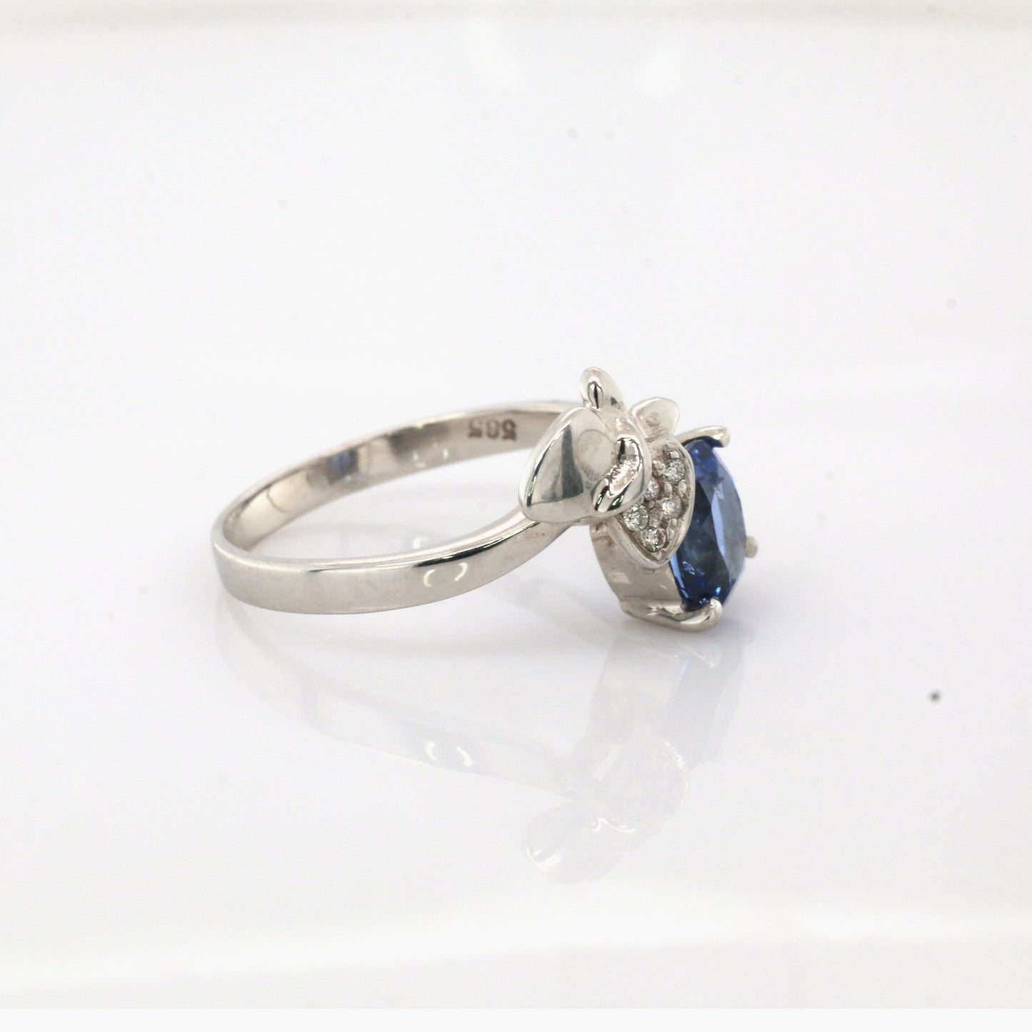 14k White Gold blue sapphire diamond ring