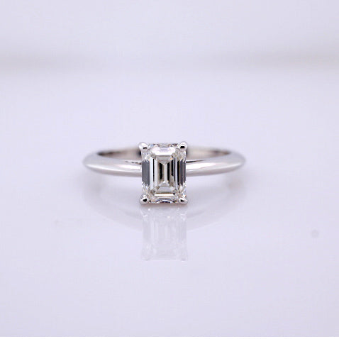 18k White Gold Diamond Wedding Ring 2.71 grams