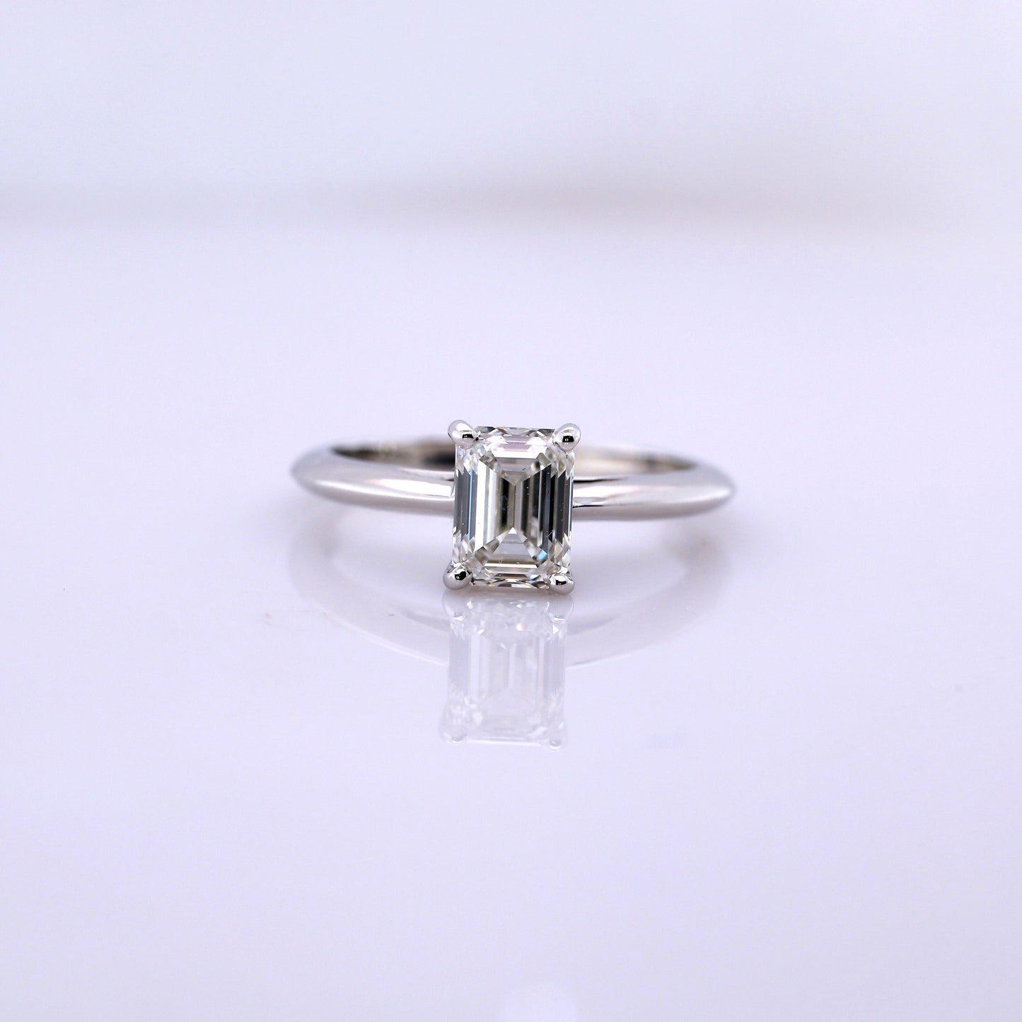 18k White Gold Diamond Wedding Ring 2.71 grams