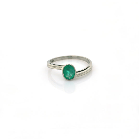 Emerald 0.61 carat Ladies Ring -18k White gold 2.64gm