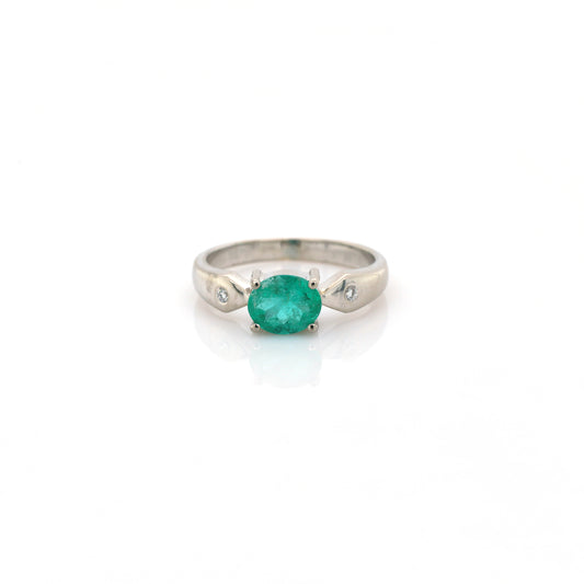 Emerald 1.0 carat & Diamond 0.04 Ladies Ring -18k White gold 4.73 gm