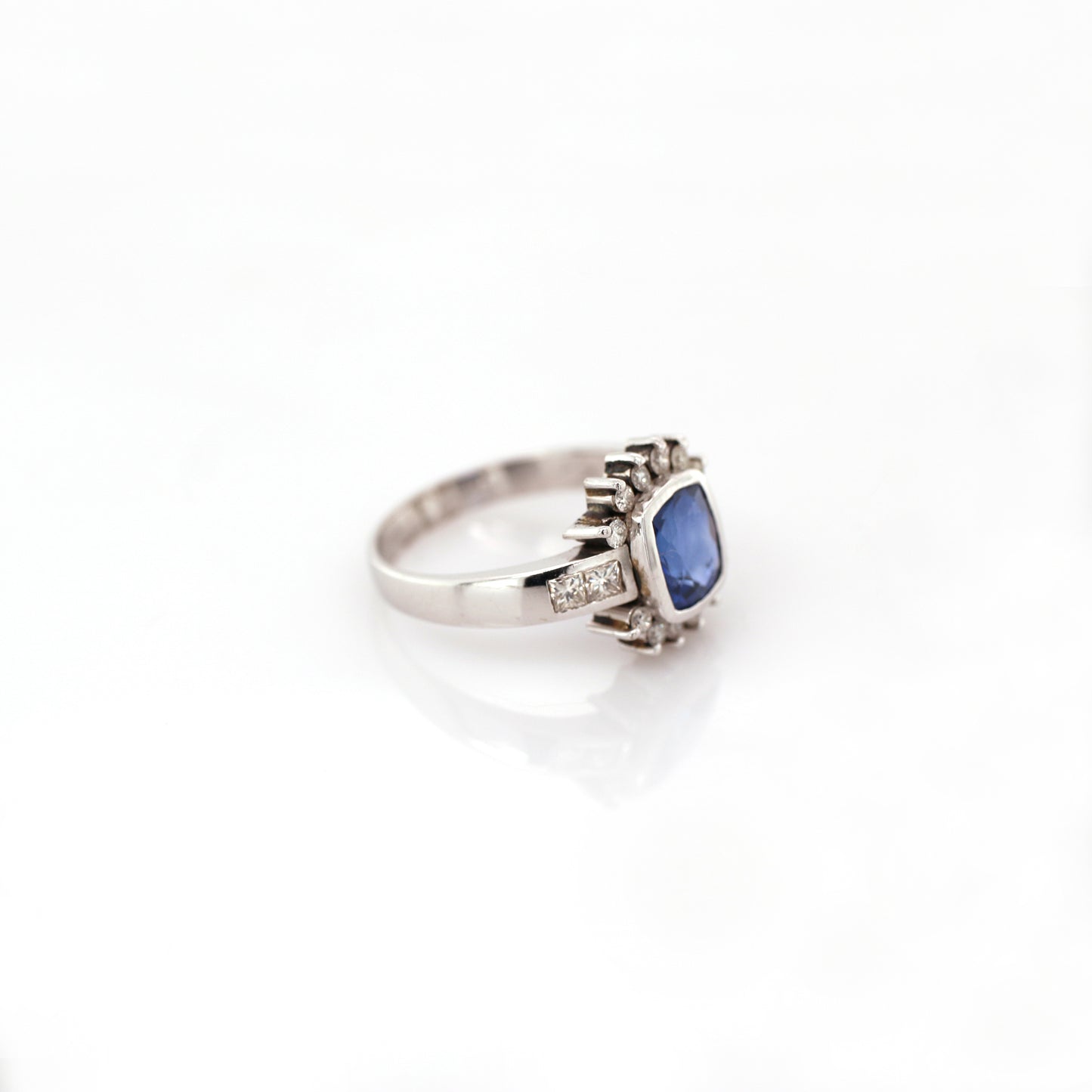 Blue Sapphire & Diamond Ring - 14K White Gold 3.90gm