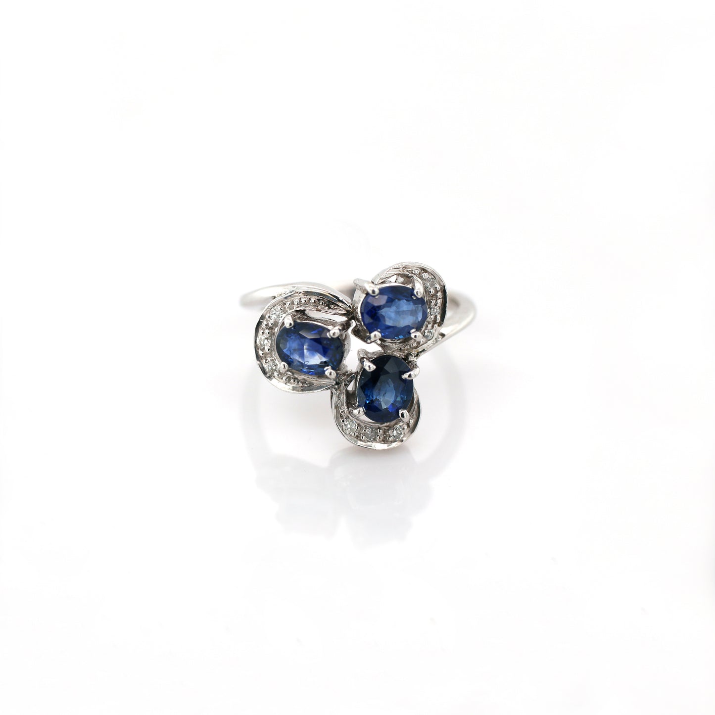 Blue Sapphire & Diamond Ring - 14K White Gold 5.14gm