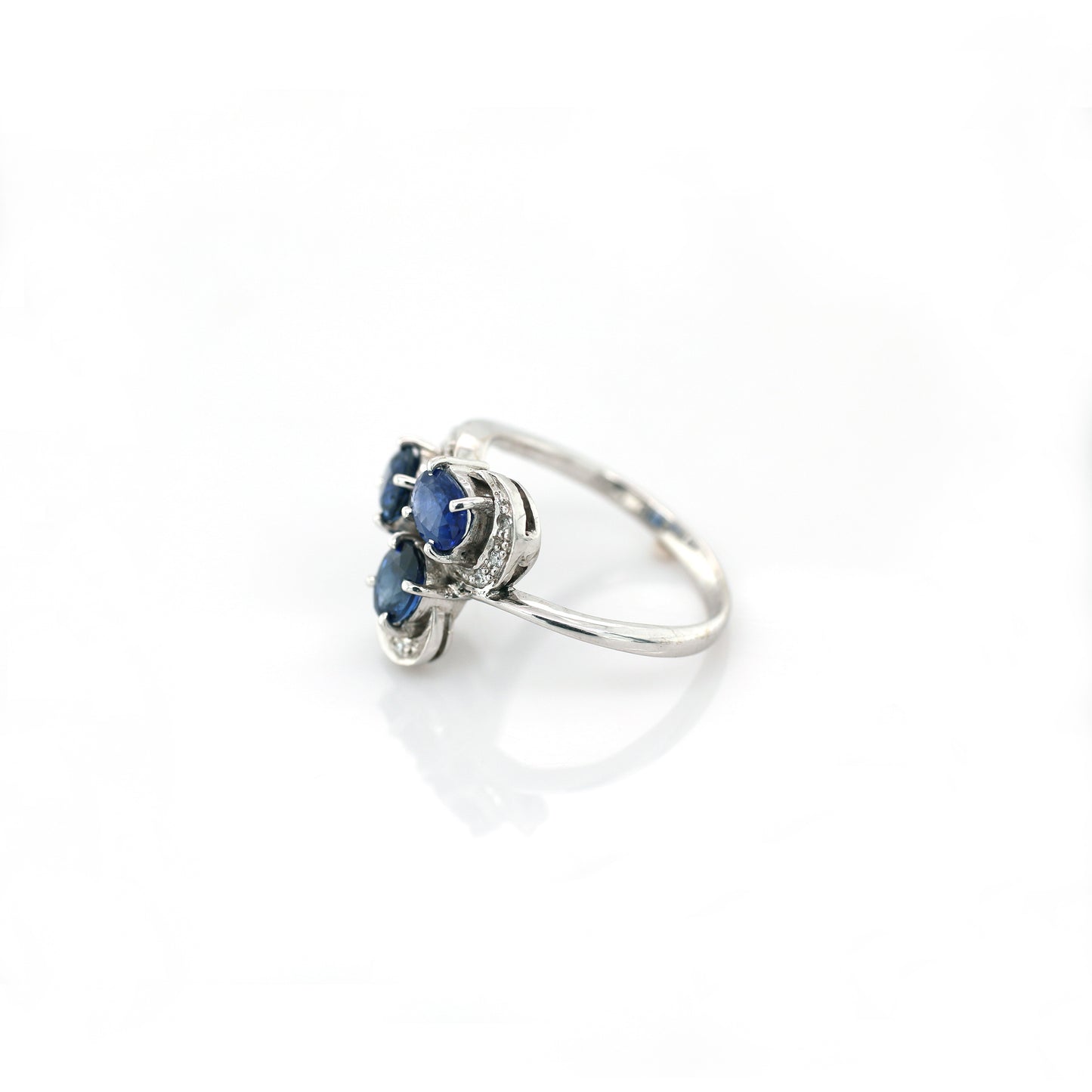Blue Sapphire & Diamond Ring - 14K White Gold 5.14gm
