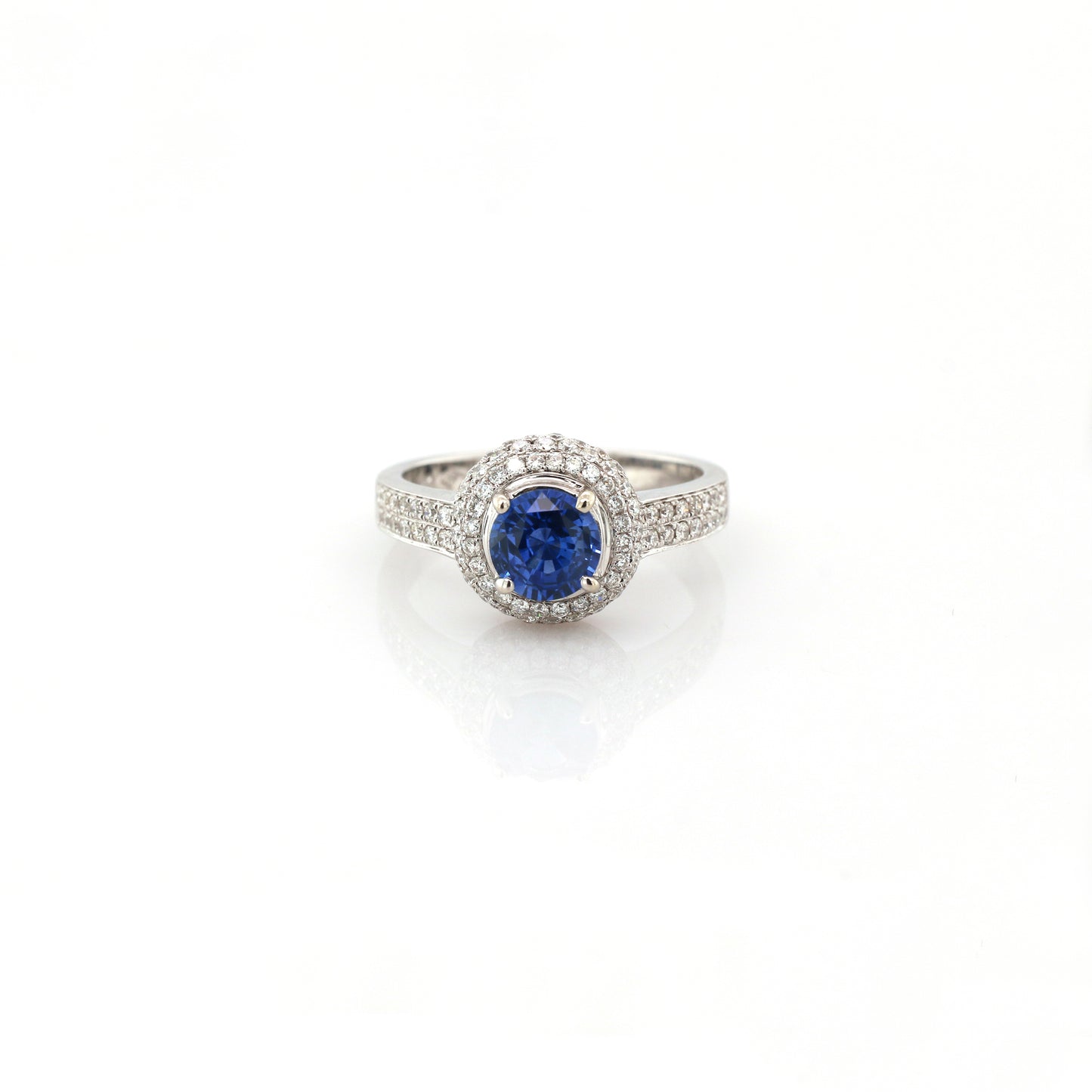 Blue Sapphire & Diamond Ring - 18K White Gold 4.70g