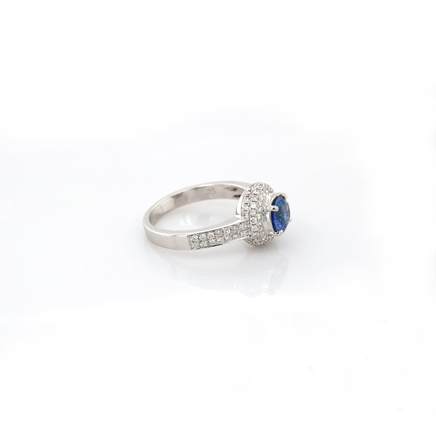 Blue Sapphire & Diamond Ring - 18K White Gold 4.70g
