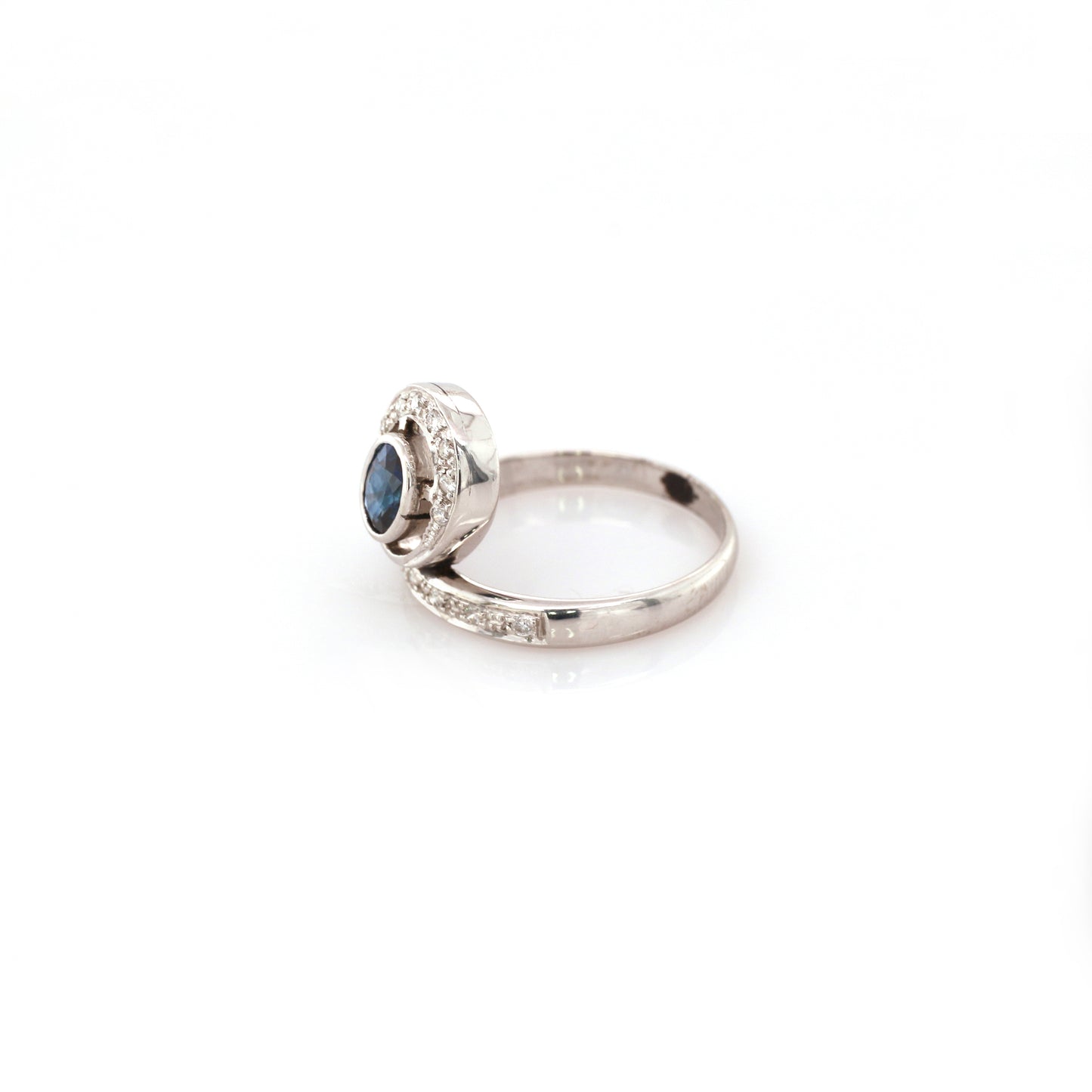 Blue Sapphire & White Ring - 14K White Gold 3.10gm