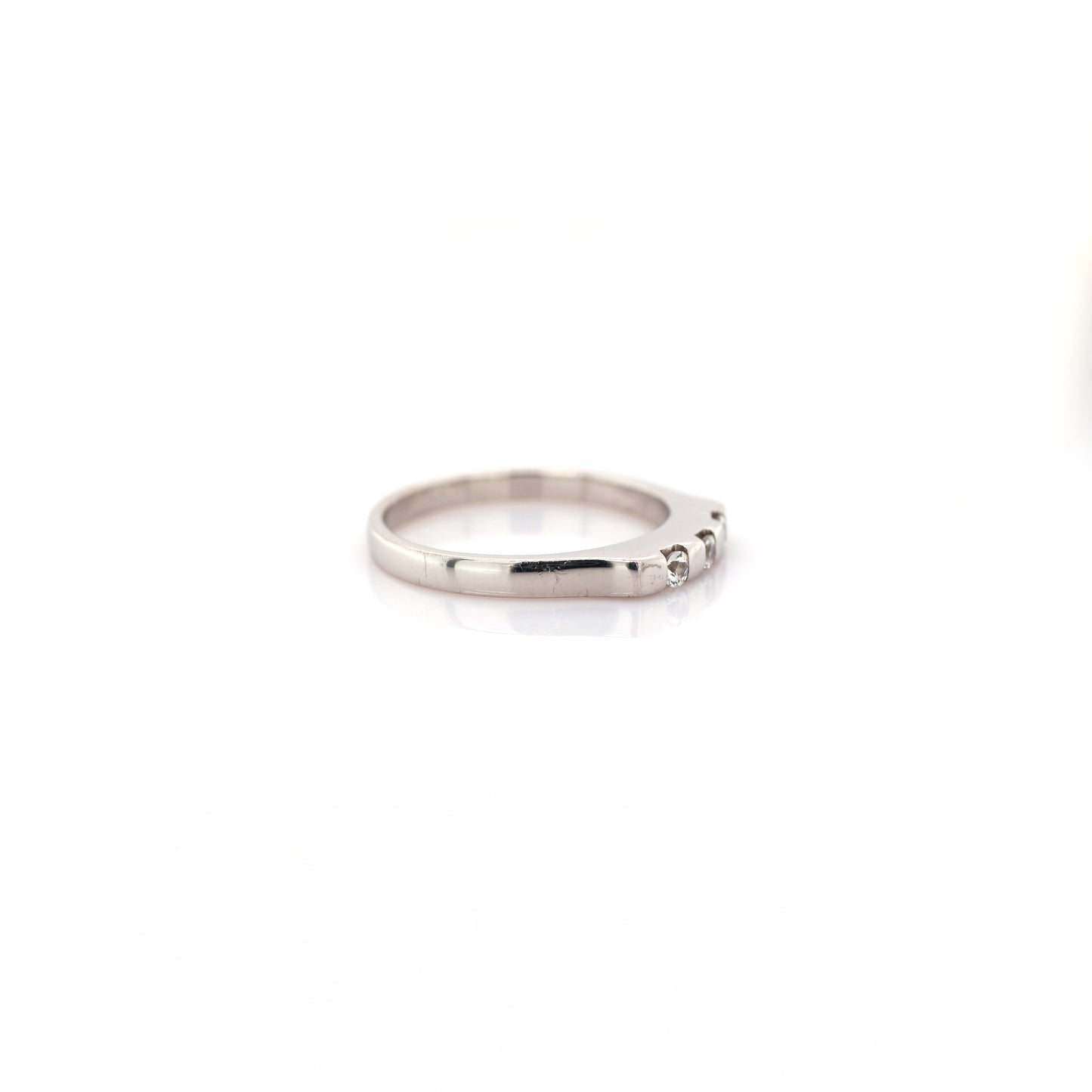 18k White Gold white sapphire ring