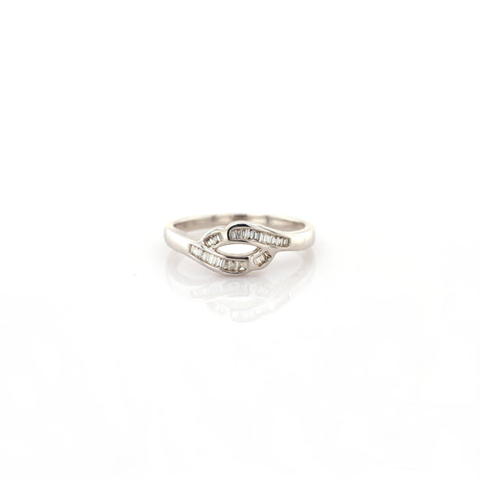 18k White Gold Diamond Ring