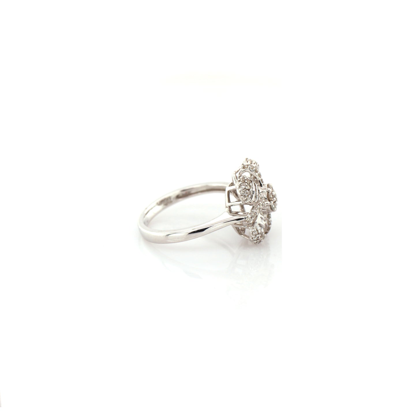 18k White Gold Diamond Ring