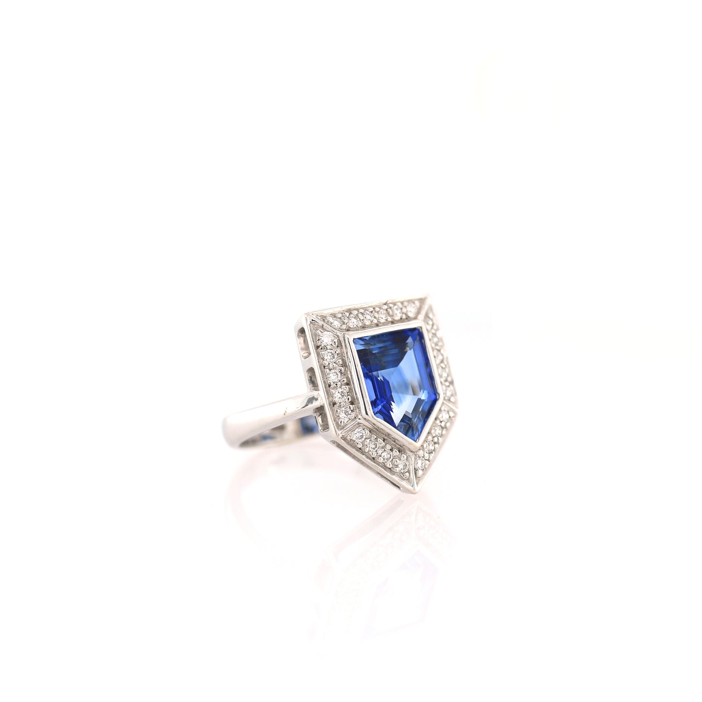 Blue Sapphire & Diamond Ring - 18K White Gold 5.30g