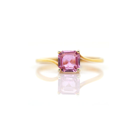 Pink Sapphire Ring 18K Yellow Gold