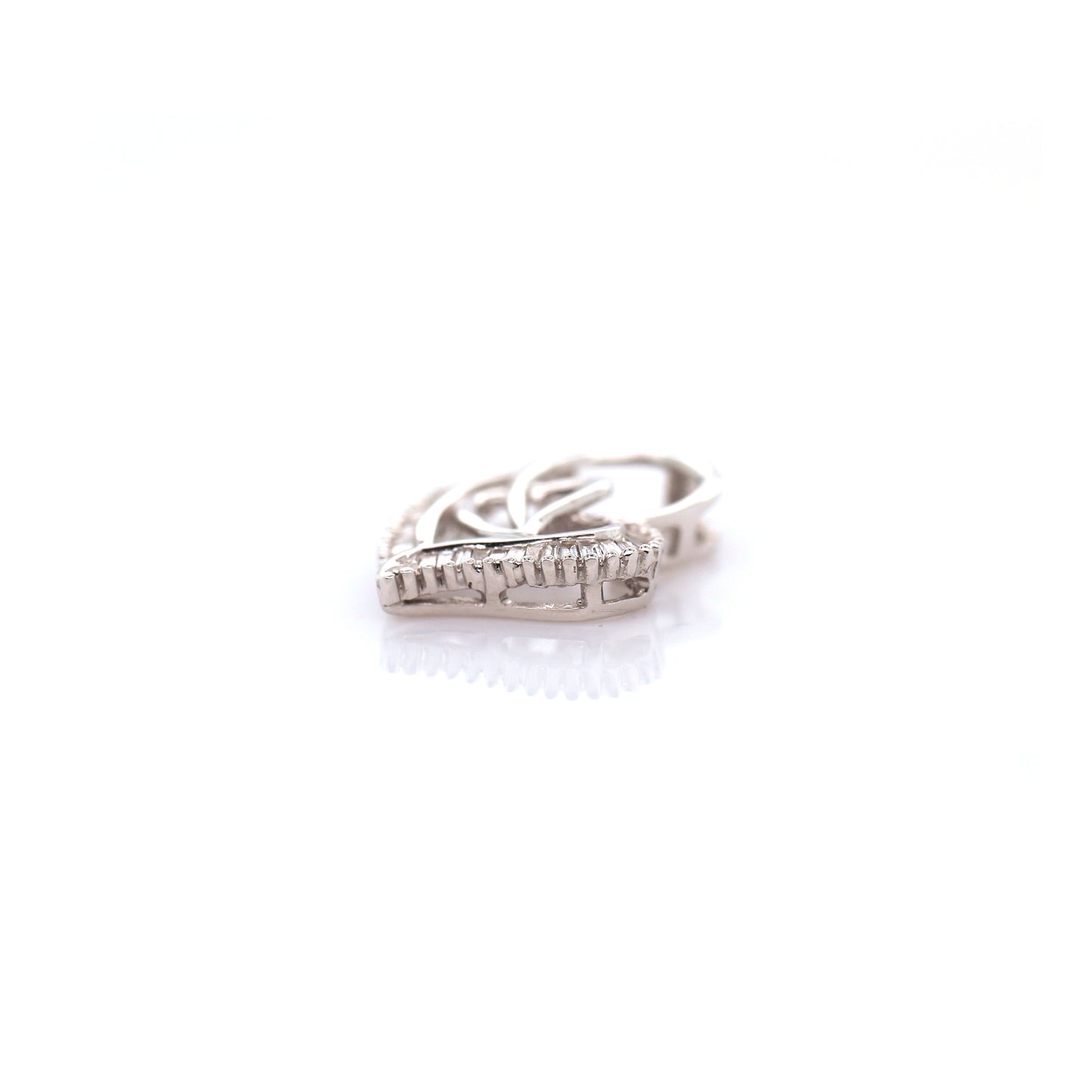 White Gold Diamond Pendent - 18K White Gold 1.24 g