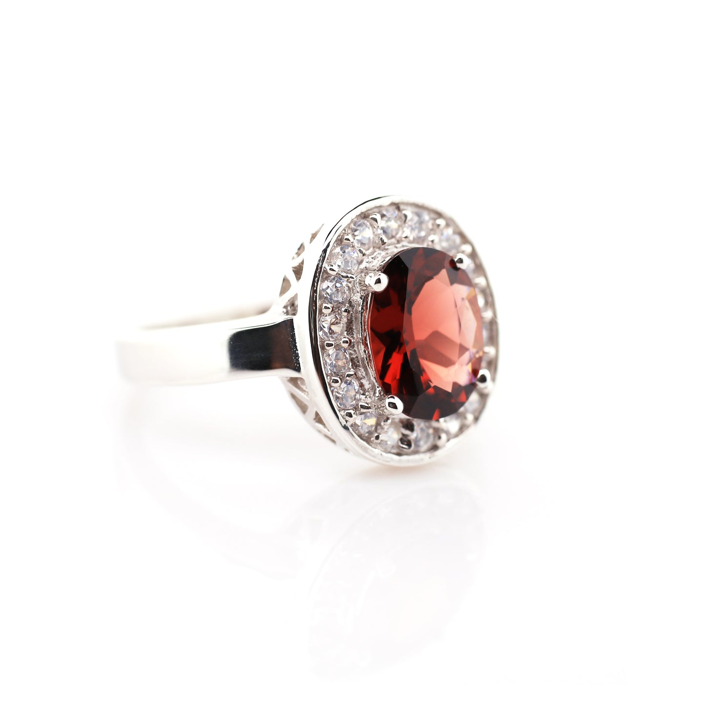 Silver Garnet Ring - 3.88g