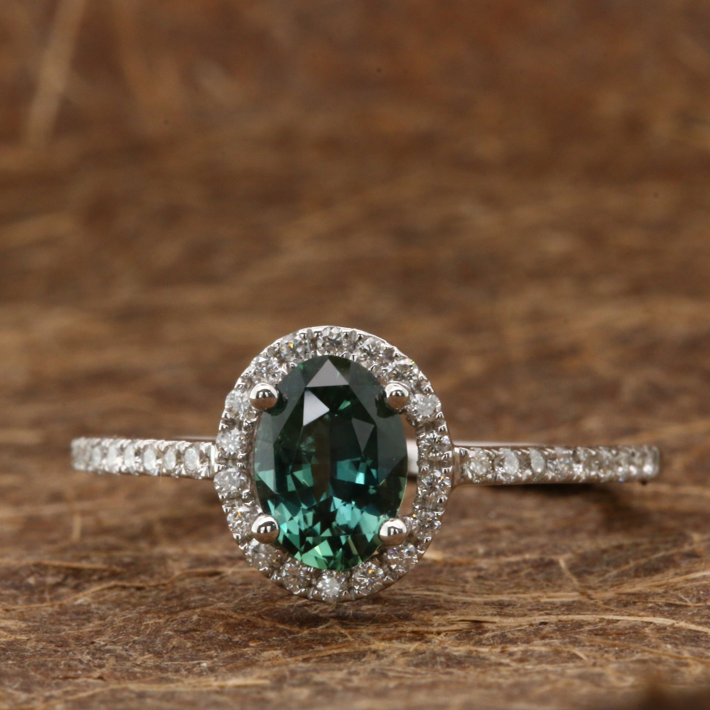 Natural Teal Sapphire & Diamond Ring 18k White Gold 1.77 gm