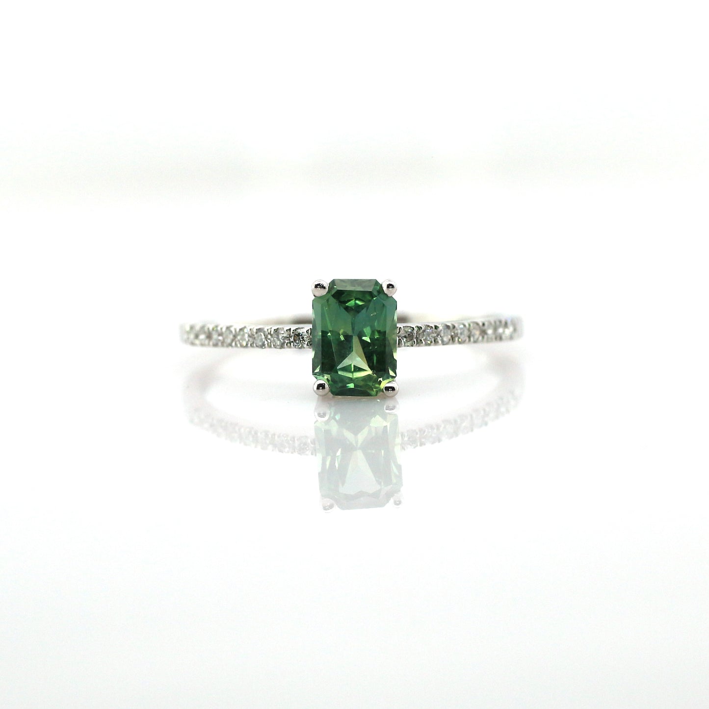 Teal Sapphire & Diamond Ring 18k White Gold 1.19g
