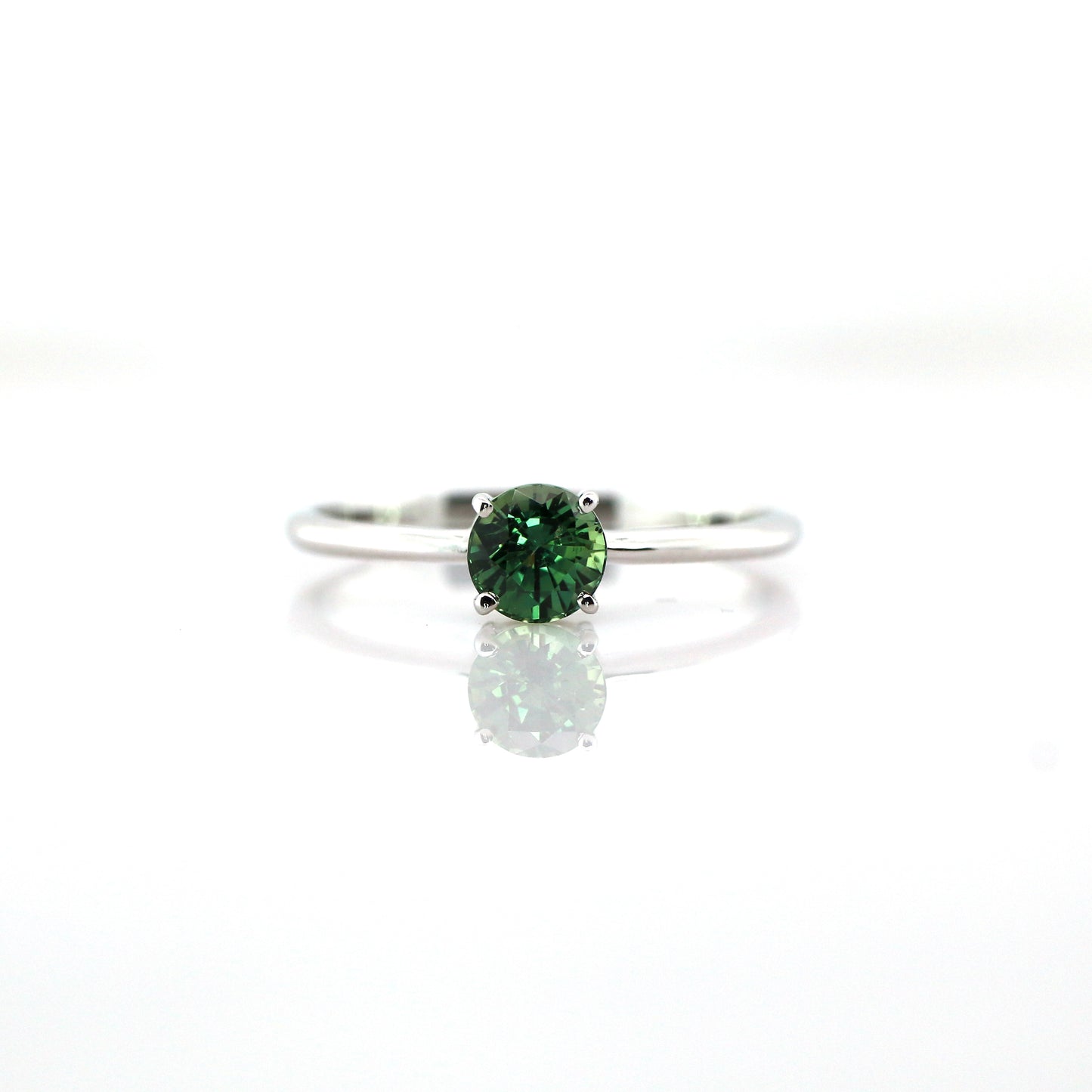 Teal Sapphire Ring 18k White Gold 1.52 gm