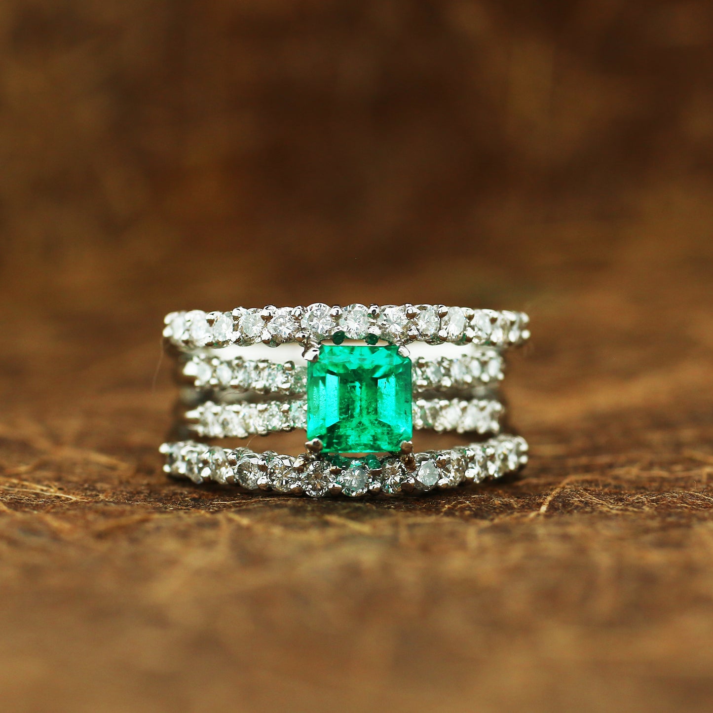 Emerald & Diamond Ring Platinum 8.70g