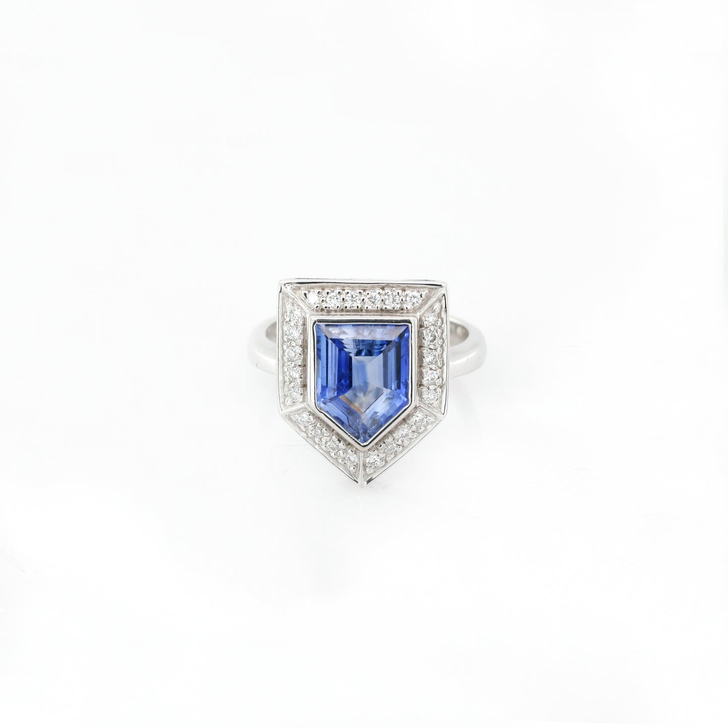 Blue Sapphire & Diamond Ring - 18K White Gold 5.30g