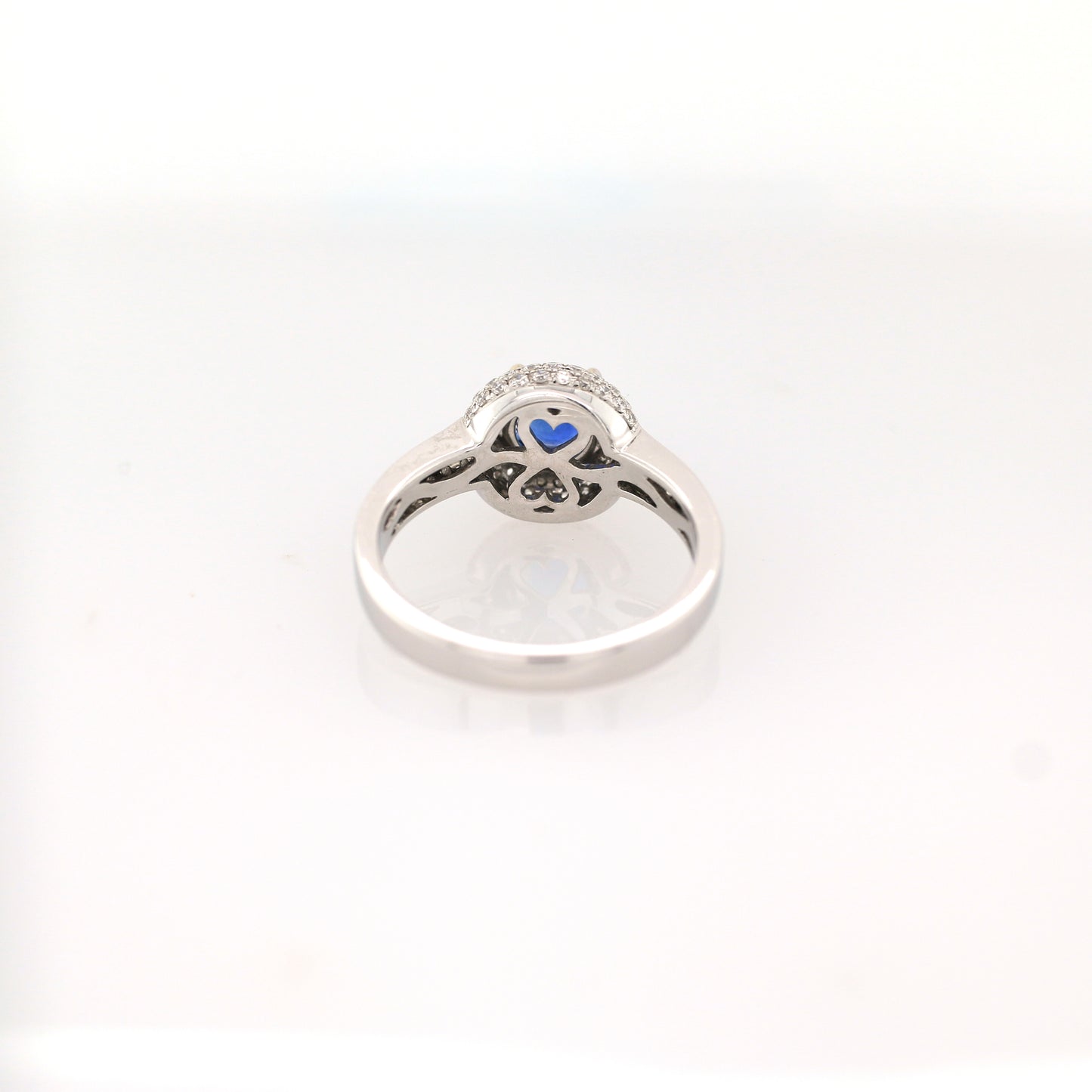 Blue Sapphire & Diamond Ring - 18K White Gold 4.70g