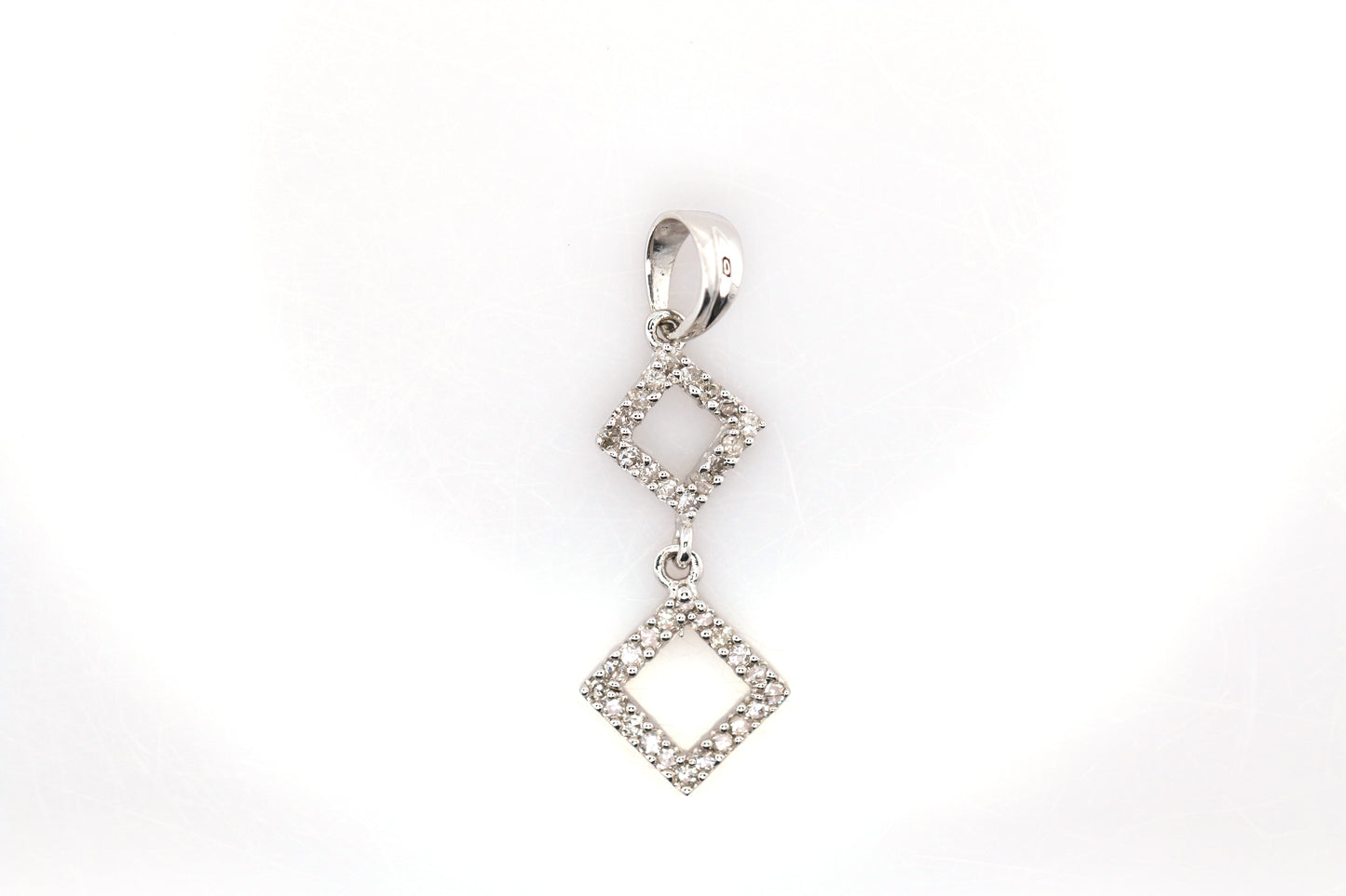 Diamond Pendent - 18K White Gold 0.80 g
