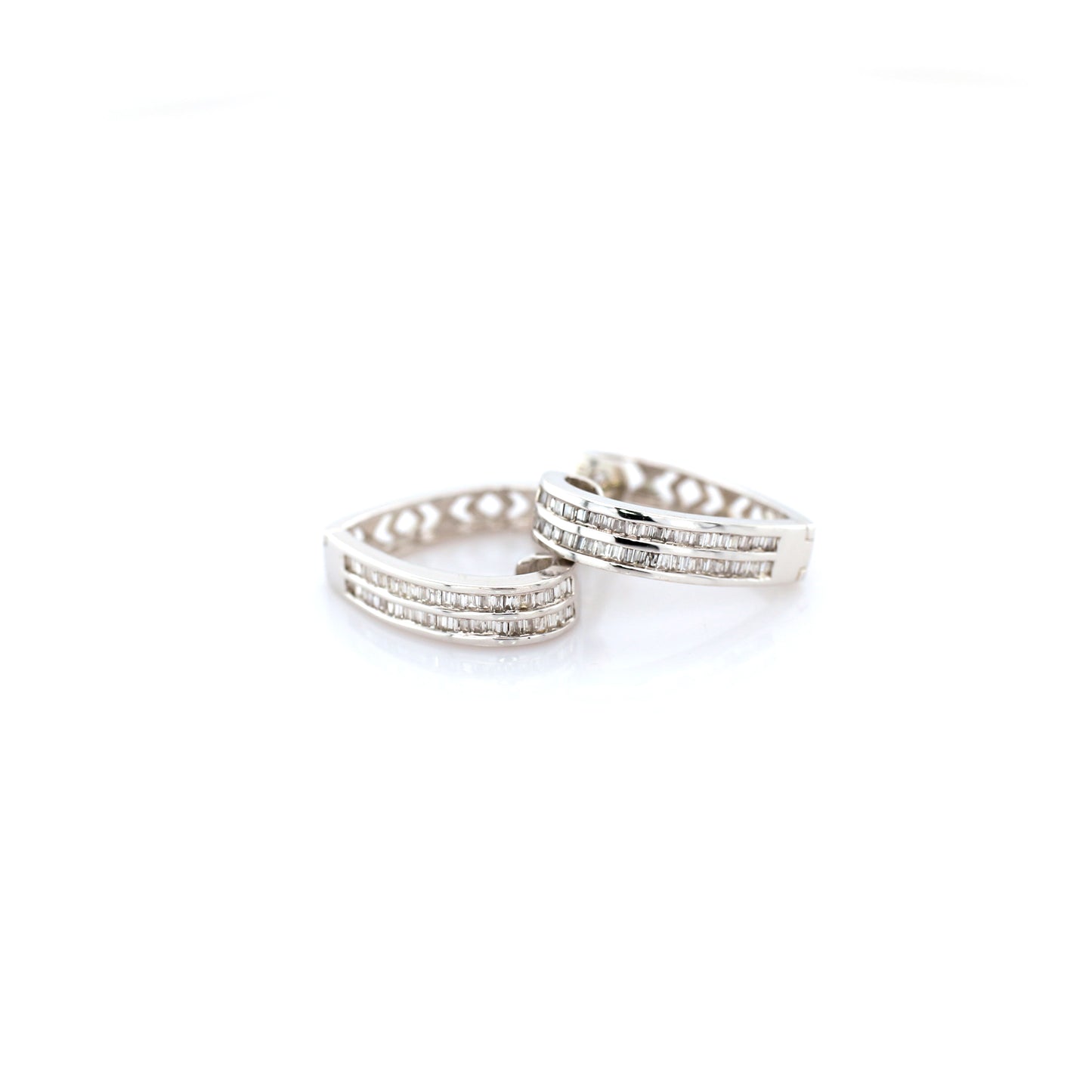 Diamond Earring - 18k White Gold 3.45g