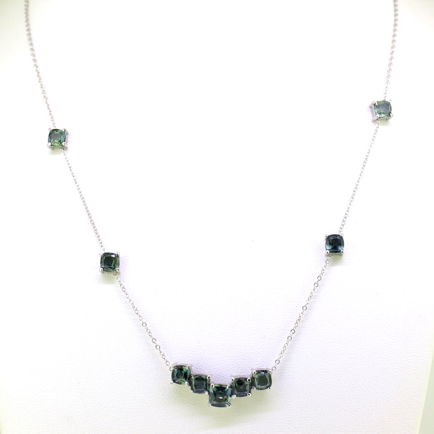 Teal Sapphire Necklace 18k White Gold 9.20g