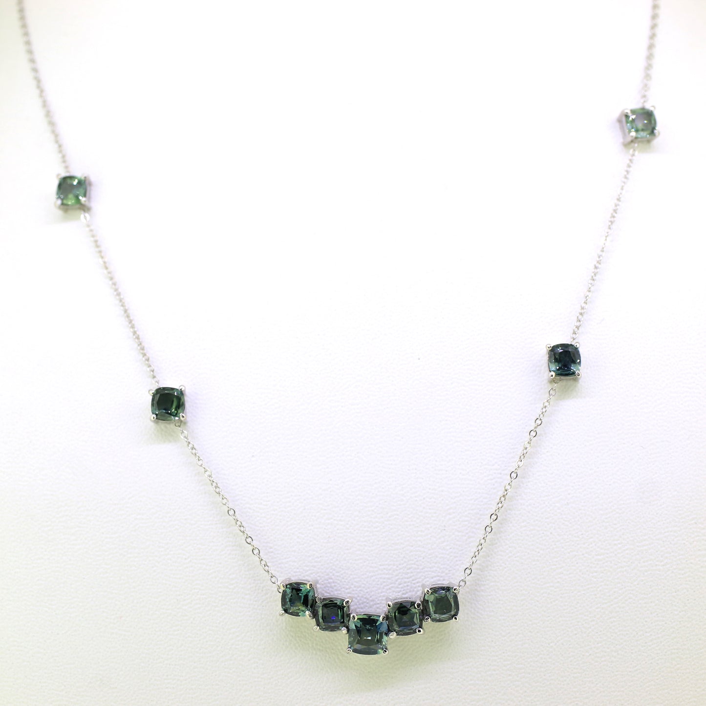 Teal Sapphire Necklace 18k White Gold 9.20g