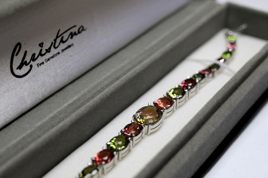 Crafting Timeless Elegance: The Artistry of Bespoke Gem-Studded Jewelry Services