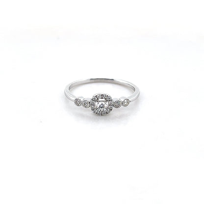 diamond ring in 18K white gold