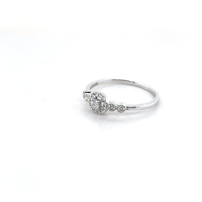 diamond ring in 18K white gold
