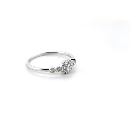 diamond ring in 18K white gold