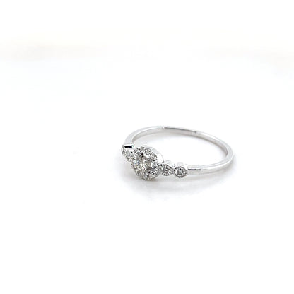 diamond ring in 18K white gold