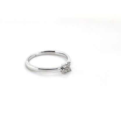 diamond ring in 18K white gold
