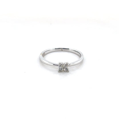 diamond ring in 18K white gold