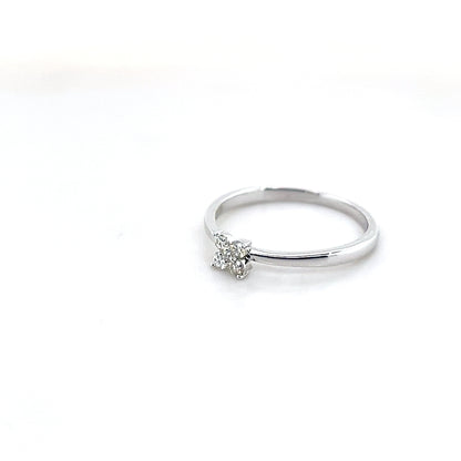 diamond ring in 18K white gold