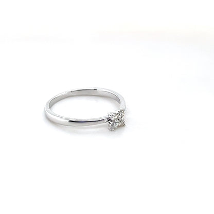 diamond ring in 18K white gold