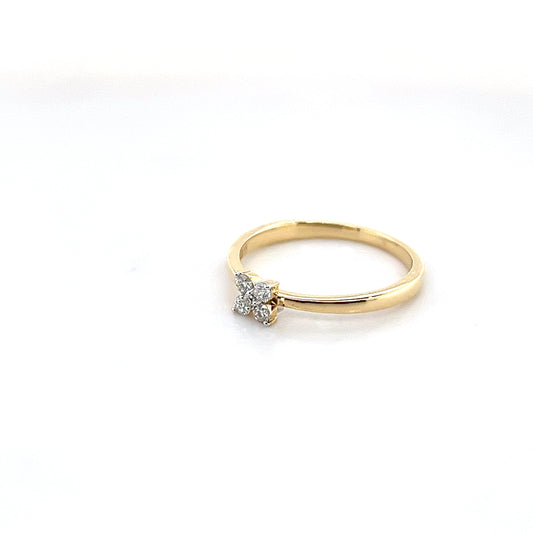diamond ring in 18K yellow gold